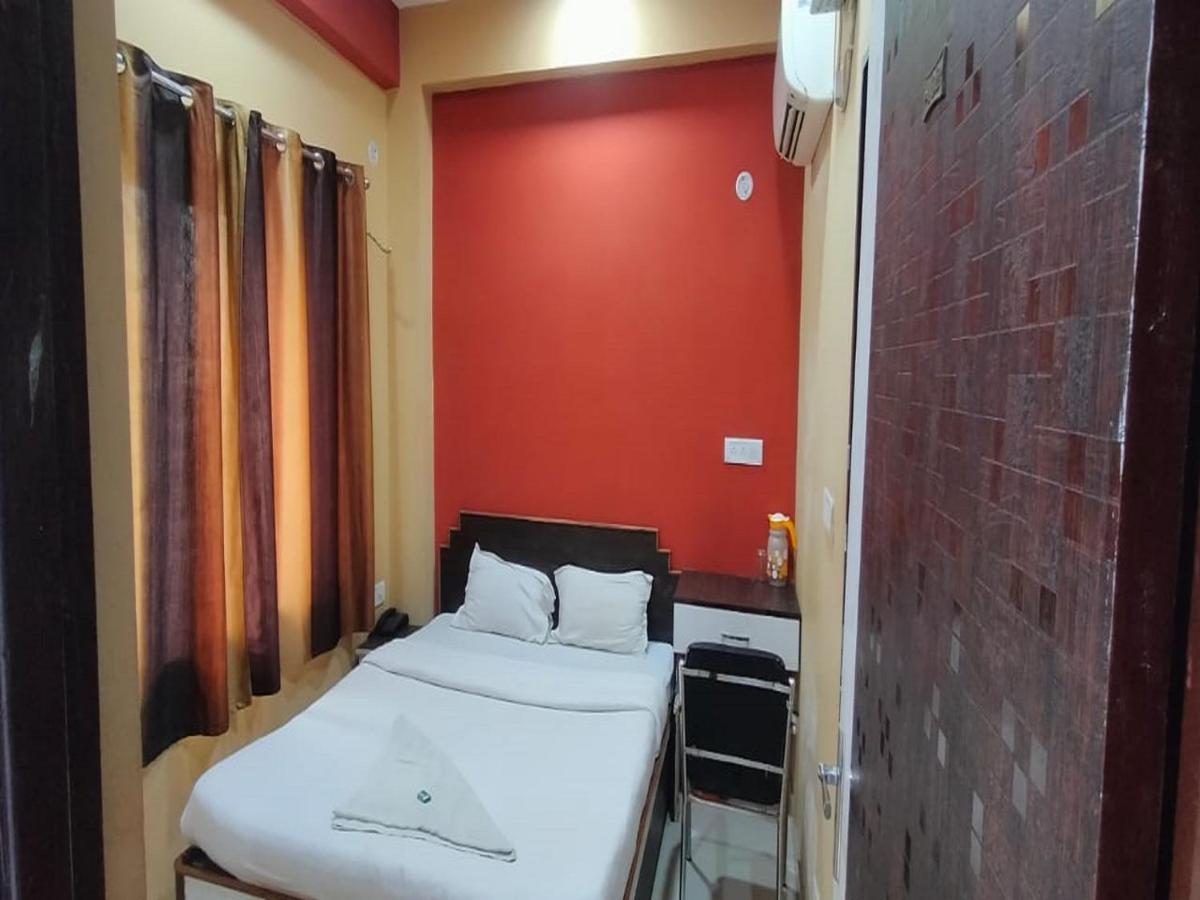 Hotel Kashi Varanasi Bagian luar foto